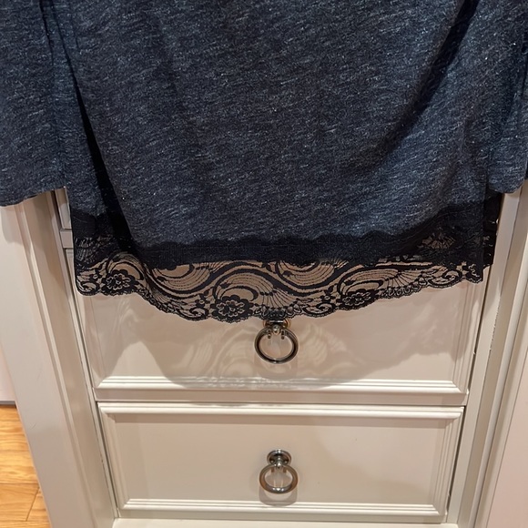 Women’s size L C&C California dark gray shirt with lace details - Picture 5 of 6
